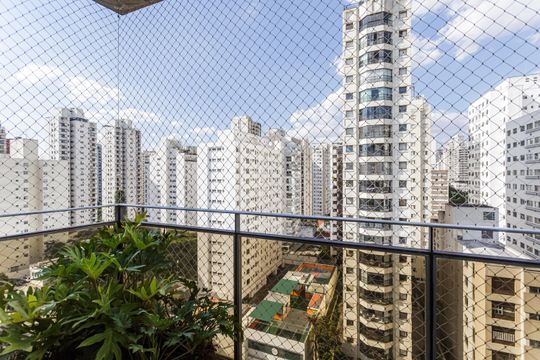 Venda de apartamento no Recanto Paraíso: 2 quartos, piscina, churrasqueira, aceita pets. — Varanda