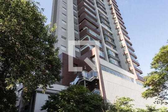 Apartamento mobiliado com varanda, 2 quartos, piscina e academia no condomínio para comprar. — Fachada do Prédio