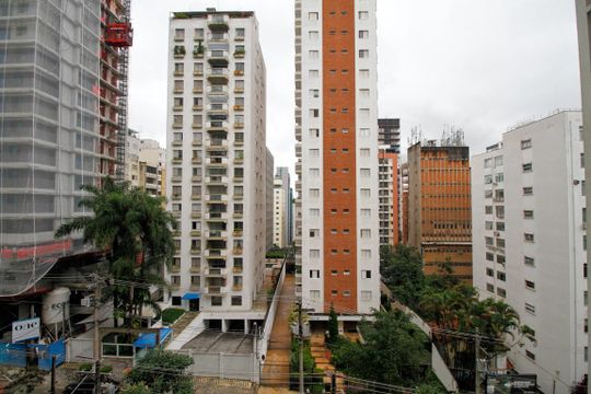 Venda de apartamento em Cerqueira César com 3 quartos, aceita animais. — Vista do Quarto 2