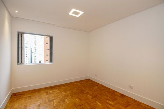 Venda de apartamento em Cerqueira César com 3 quartos, aceita animais. — Quarto 2