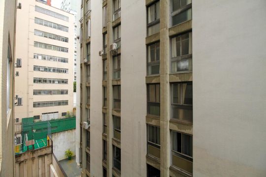 Venda de apartamento em Cerqueira César com 3 quartos, aceita animais. — Vista da Sala de Estar e Jantar