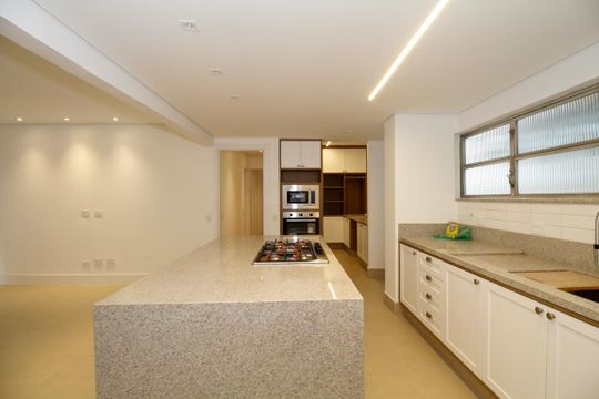 Venda de apartamento em Cerqueira César com 3 quartos, aceita animais. — Cozinha