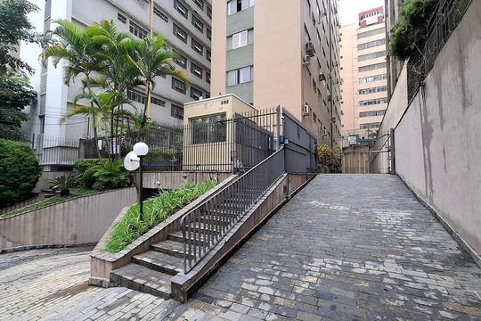 Venda de apartamento em Cerqueira César com 3 quartos, aceita animais. — Fachada do Prédio
