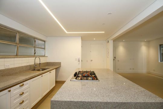 Venda de apartamento em Cerqueira César com 3 quartos, aceita animais. — Cozinha