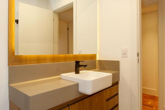 Venda de apartamento em Cerqueira César com 3 quartos, aceita animais. — Banheiro Social