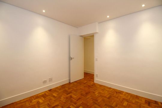 Venda de apartamento em Cerqueira César com 3 quartos, aceita animais. — Quarto 1