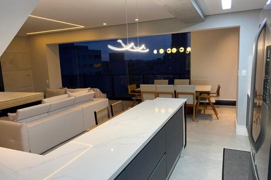 Apartamento mobiliado com 3 quartos, 1 suíte, varanda e quintal. Ideal para comprar. — Foto 24