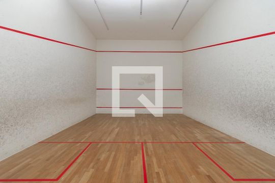 Venda de apartamento mobiliado com 3 quartos, varanda, closet e piscina no condomínio. — Quadra