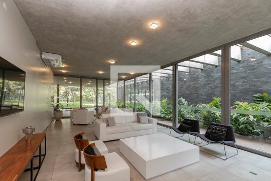 Venda de apartamento mobiliado com 3 quartos, varanda, closet e piscina no condomínio. — Espaço Gourmet