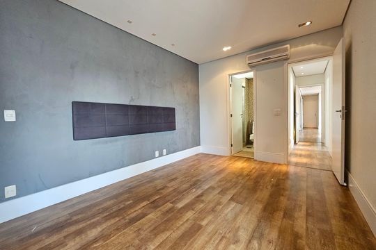 Apartamento com 3 quartos, 1 suíte, varanda, piscina e academia. Ideal para compra. — Suíte