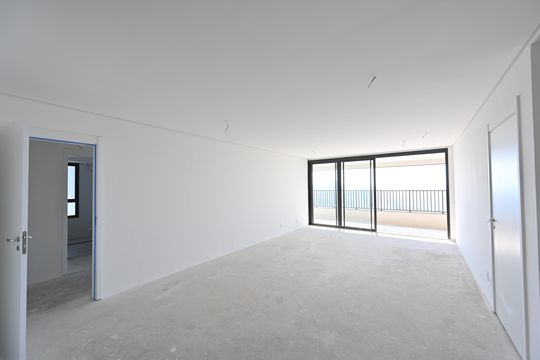 Apartamento à venda, com 325 m², 4 quartos e 1 vaga — Sala