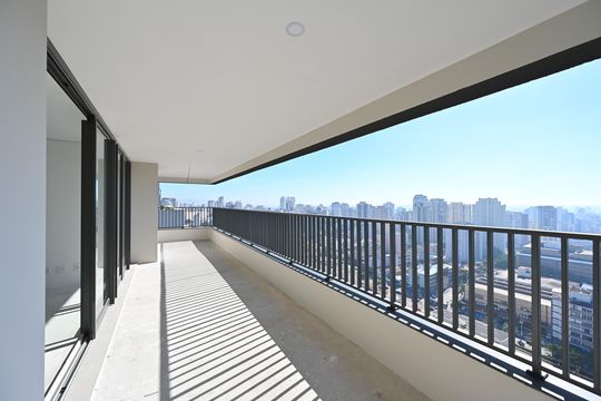 Apartamento à venda, com 325 m², 4 quartos e 1 vaga — Varanda da Sala