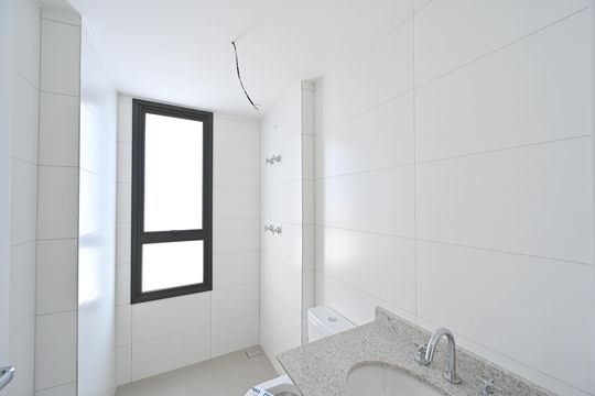 Apartamento à venda, com 325 m², 4 quartos e 1 vaga — Banheiro da Suíte 2