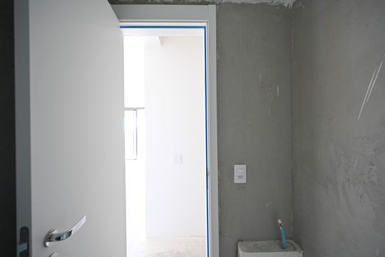 Apartamento à venda, com 325 m², 4 quartos e 1 vaga — Lavabo