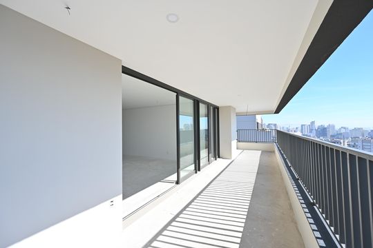 Apartamento à venda, com 325 m², 4 quartos e 1 vaga — Varanda da Sala