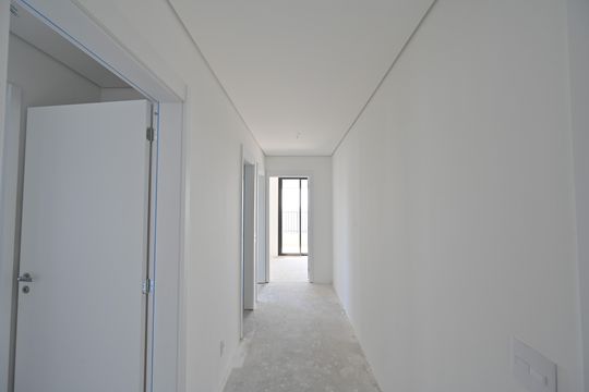 Apartamento à venda, com 325 m², 4 quartos e 1 vaga — Corredor
