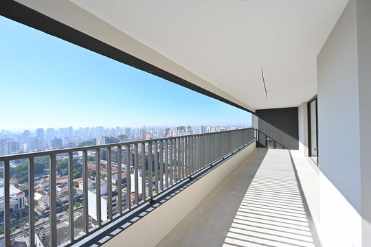 Apartamento à venda, com 325 m², 4 quartos e 1 vaga — Varanda da Sala