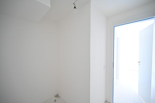 Apartamento à venda, com 325 m², 4 quartos e 1 vaga — Quarto de Serviço