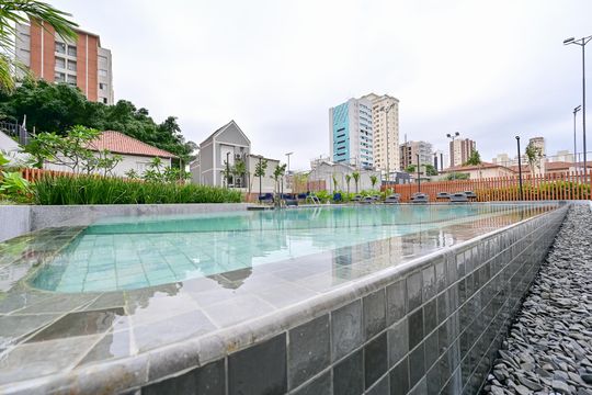 Apartamento à venda, com 325 m², 4 quartos e 1 vaga — Piscina