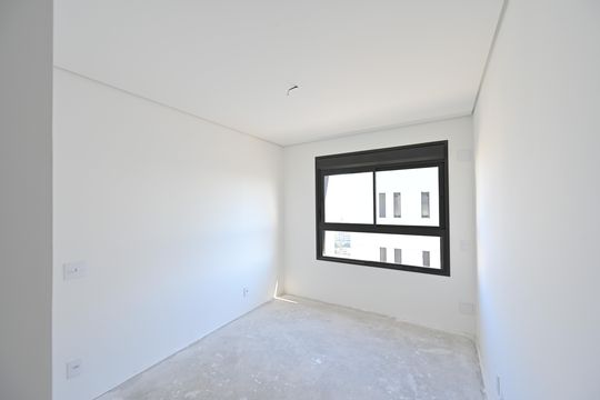 Apartamento à venda, com 325 m², 4 quartos e 1 vaga — Suíte 1