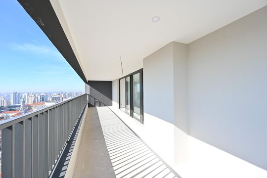 Apartamento à venda, com 325 m², 4 quartos e 1 vaga — Varanda da Sala