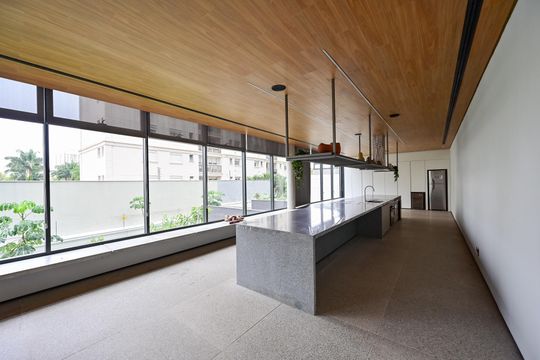 Apartamento à venda, com 325 m², 4 quartos e 1 vaga — Área comum