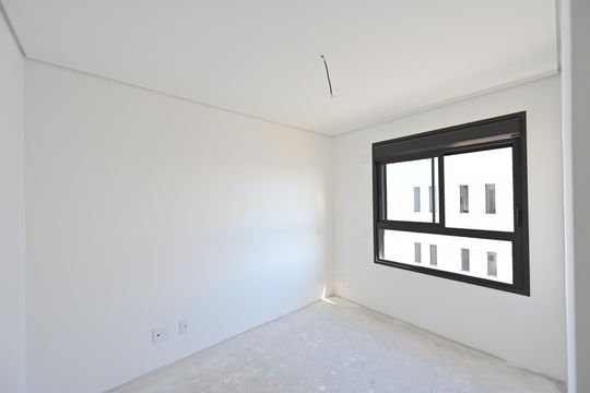 Apartamento à venda, com 325 m², 4 quartos e 1 vaga — Suíte 2