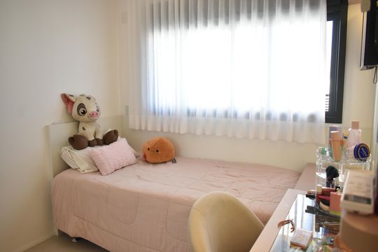 Comprar apartamento com 2 quartos e piscina no condomínio. — Suíte 1