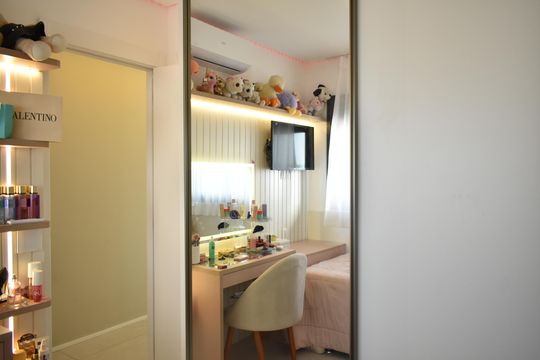 Comprar apartamento com 2 quartos e piscina no condomínio. — Suíte 1