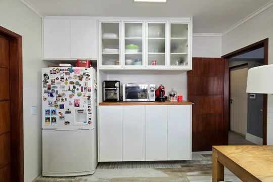 Comprar casa mobiliada com 3 quartos. — Cozinha