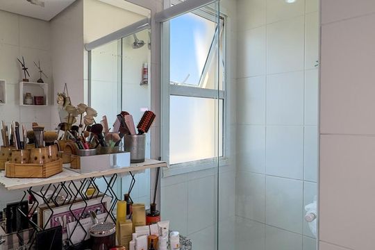 Comprar apartamento mobiliado no Campo Belo: 2 suítes, piscina e churrasqueira no condomínio. — foto 13