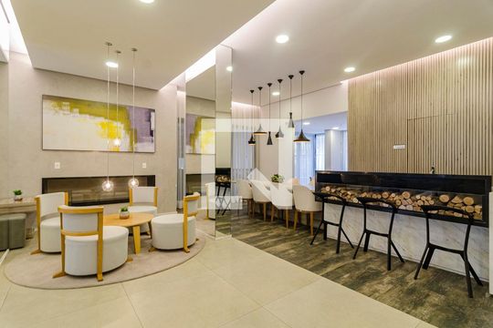 Apartamento em Pinheiros, 2 quartos, 1 suíte, varanda, piscina, mobiliado. Ideal para comprar. — Salão de Festas