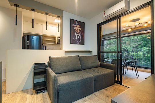 Apartamento em Pinheiros, 2 quartos, 1 suíte, varanda, piscina, mobiliado. Ideal para comprar. — foto 1