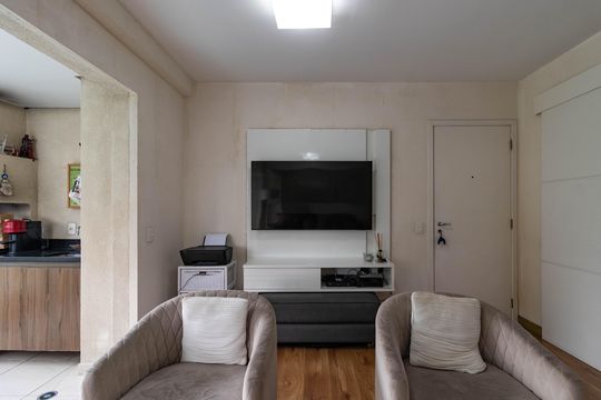 Apartamento mobiliado em Perdizes, 3 quartos, varanda e closet, à venda. — Sala