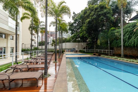 Apartamento mobiliado em Perdizes, 3 quartos, varanda e closet, à venda. — Área comum
