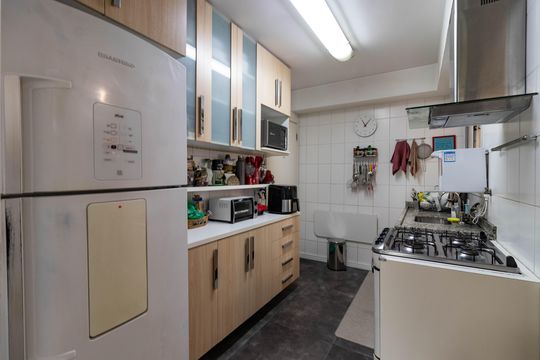 Apartamento mobiliado em Perdizes, 3 quartos, varanda e closet, à venda. — Cozinha
