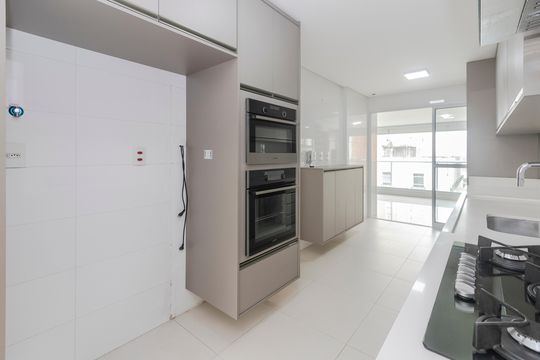 Apartamento mobiliado para comprar no Brooklin, com 3 quartos, varanda e piscina. — Cozinha