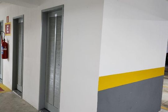 Apartamento mobiliado para comprar no Brooklin, com 3 quartos, varanda e piscina. — Depósito