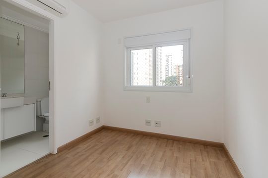 Apartamento mobiliado para comprar no Brooklin, com 3 quartos, varanda e piscina. — Suíte 3