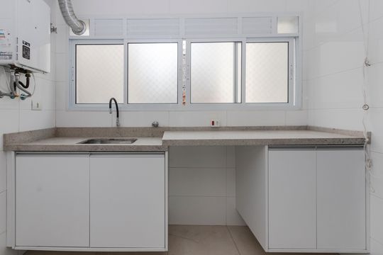 Apartamento mobiliado para comprar no Brooklin, com 3 quartos, varanda e piscina. — Área de Serviço
