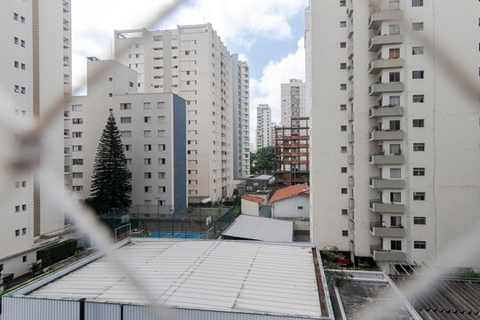 Apartamento mobiliado para comprar no Brooklin, com 3 quartos, varanda e piscina. — Vista da Suíte 2