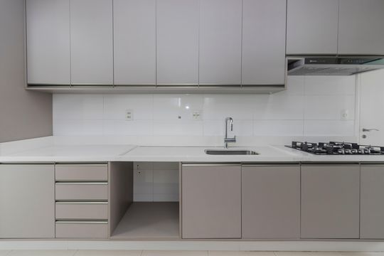 Apartamento mobiliado para comprar no Brooklin, com 3 quartos, varanda e piscina. — Cozinha