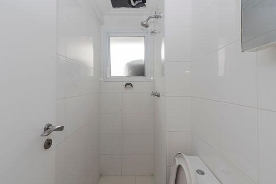 Apartamento mobiliado para comprar no Brooklin, com 3 quartos, varanda e piscina. — Banheiro de Serviço