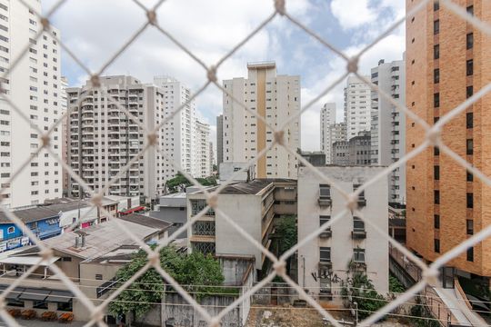 Apartamento mobiliado para comprar no Brooklin, com 3 quartos, varanda e piscina. — Vista da Suíte 1