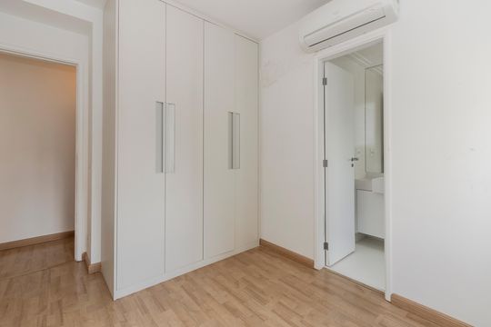 Apartamento mobiliado para comprar no Brooklin, com 3 quartos, varanda e piscina. — Suíte 3