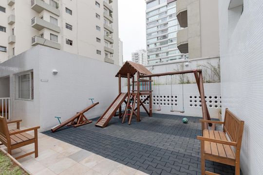 Apartamento mobiliado para comprar no Brooklin, com 3 quartos, varanda e piscina. — Playground