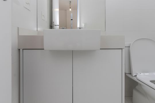 Apartamento mobiliado para comprar no Brooklin, com 3 quartos, varanda e piscina. — Banheiro da Suíte 3