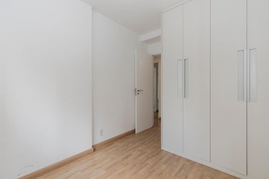 Apartamento mobiliado para comprar no Brooklin, com 3 quartos, varanda e piscina. — Suíte 3