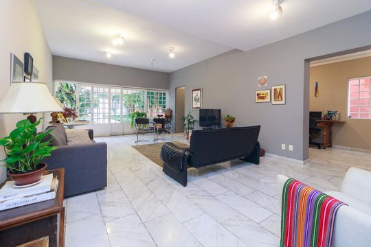 Comprar casa com 3 suítes e 3 quartos. — foto 2