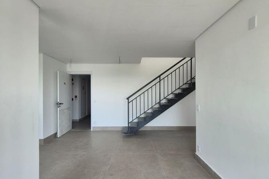 Apartamento à venda, com 144 m², 3 quartos e 2 vagas — Sala